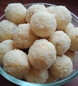 सूजी के स्वादिष्ट लड्डू / Rava ke laddu recipe