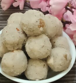 चावल के आटे के लड्डू / Rice Flour Laddu Recipe